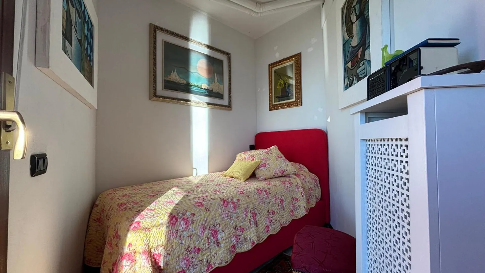Lakeside Design Apartment Casa Manola - Larihome A44 San Siro  0*, San Siro (Lombardy) Italy
